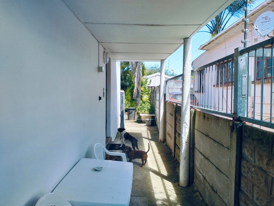 7 Bedroom Property for Sale in Berea Eastern Cape